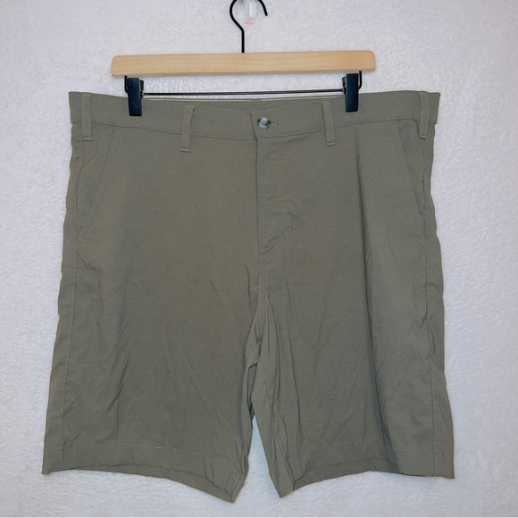Men's Eddie Bauer Green Nylon Flat Front Outdoor Hiking Shorts size 36 waist - Picture 1 of 5
